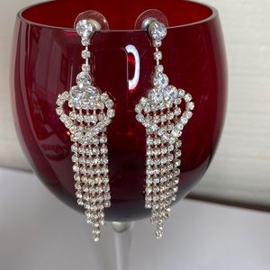 Long sparkly rhinestones heart earrings